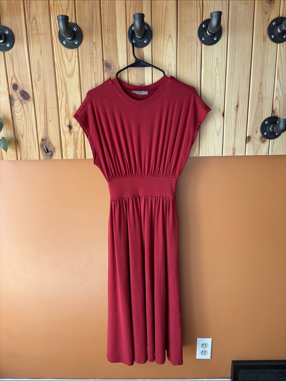Modern Citizen Burgundy Midi Dress